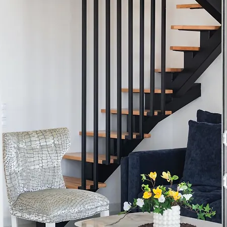 Endless Blue Maisonette Apartment *