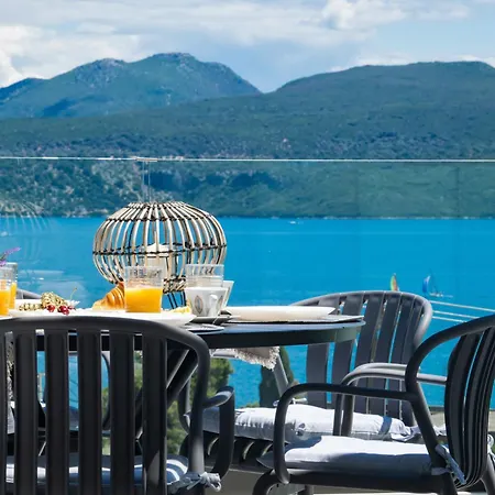 Endless Blue Maisonette Apartment *
