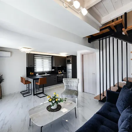 Endless Blue Maisonette Apartment *