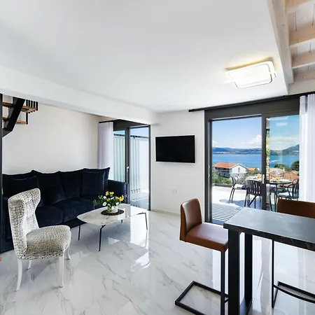 Endless Blue Maisonette