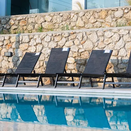 Endless Blue Maisonette Nikiana