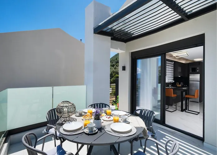 Endless Blue Maisonette * Nikiana