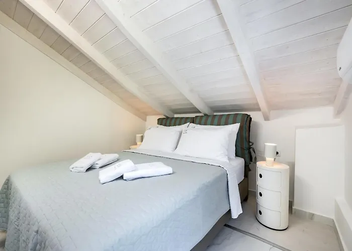 Endless Blue Maisonette Nikiana