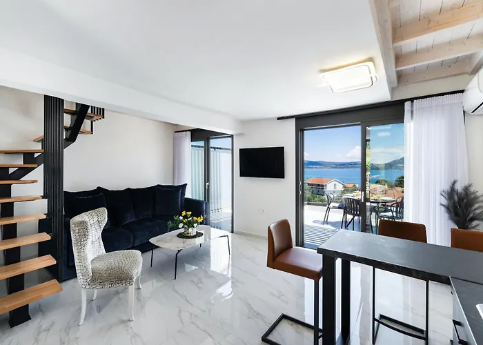 Endless Blue Maisonette